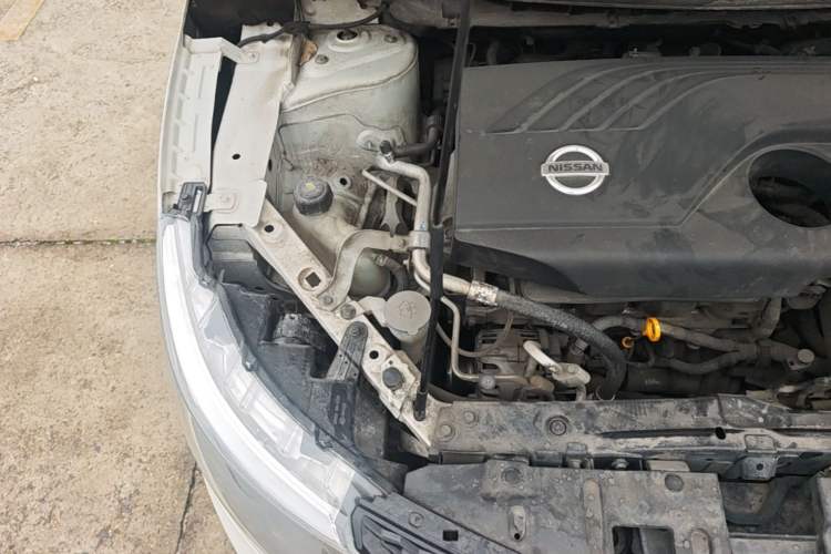 Used Nissan Qashqai 2016 2.0L CVT Elite Edition Engine Bay Right