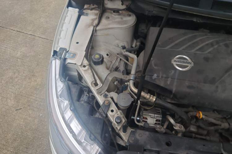 Used Nissan Qashqai 2016 2.0L CVT Elite Edition Engine Bay Right