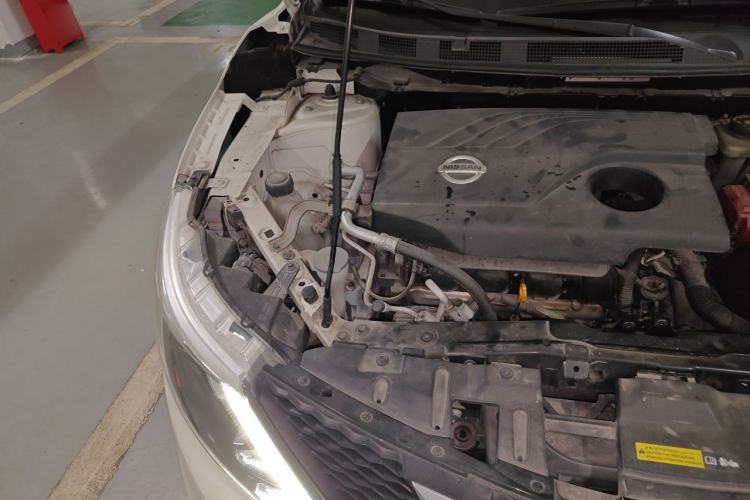 Used Nissan Qashqai 2016 2.0L CVT Elite Edition Engine Bay Right