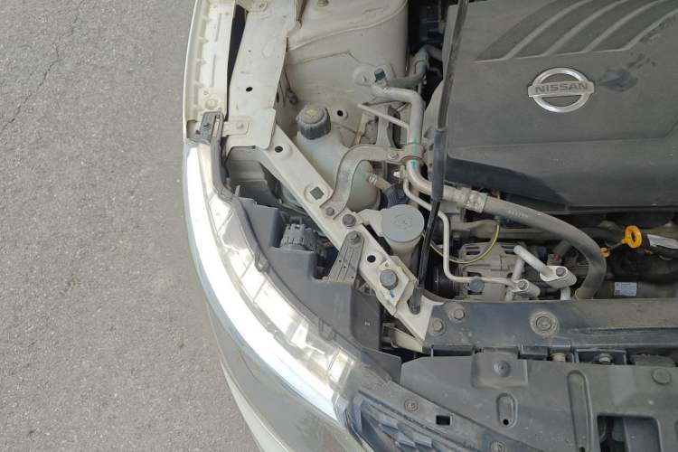 Used Nissan Qashqai 2016 2.0L CVT Elite Edition Engine Bay Right