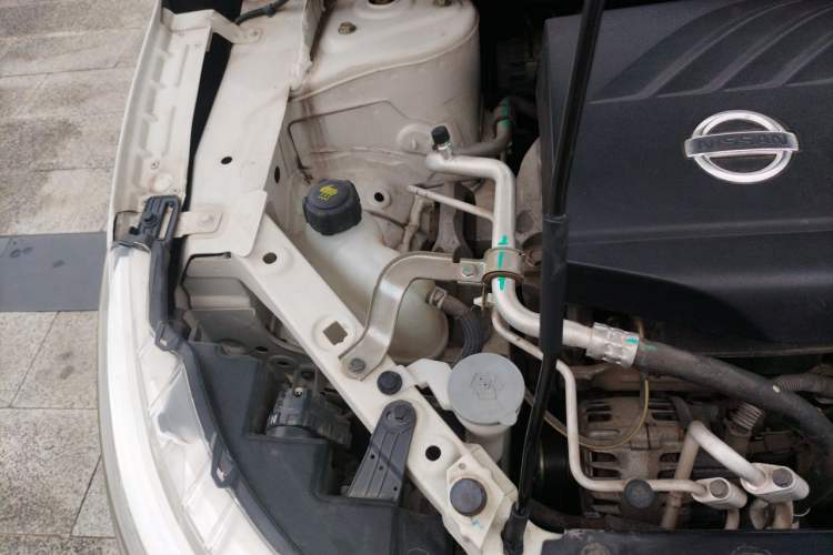 Used Nissan Qashqai 2016 2.0L CVT Elite Edition Engine Bay Right