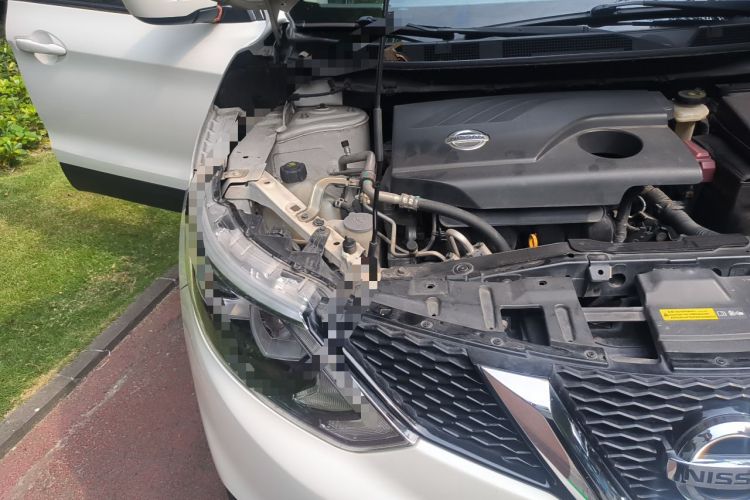 Used Nissan Qashqai 2016 2.0L CVT Elite Edition Engine Bay Right