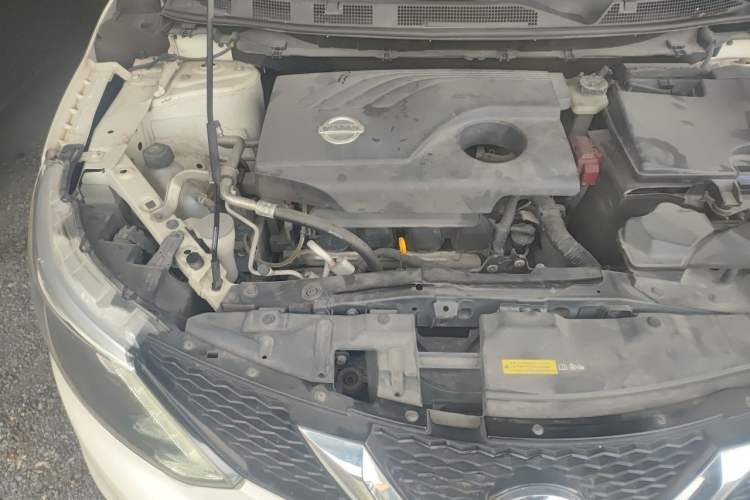 Used Nissan Qashqai 2016 2.0L CVT Elite Edition Engine Bay Right