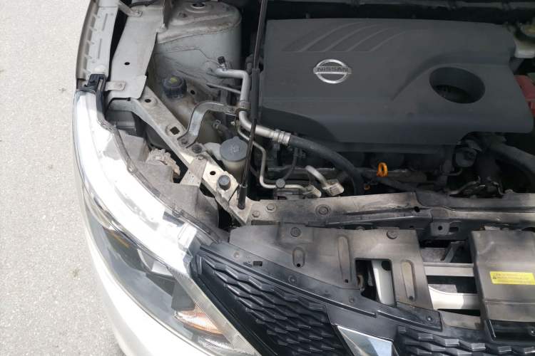 Used Nissan Qashqai 2016 2.0L CVT Elite Edition Engine Bay Right