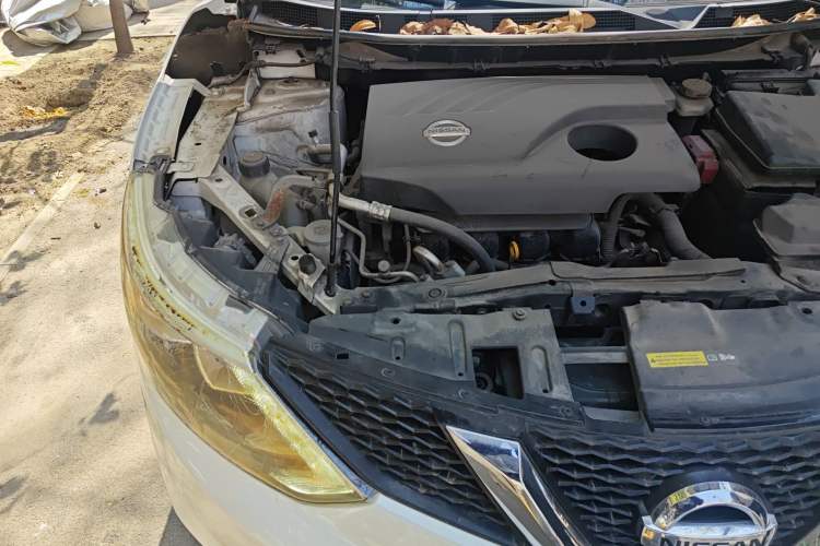 Used Nissan Qashqai 2016 2.0L CVT Elite Edition Engine Bay Right