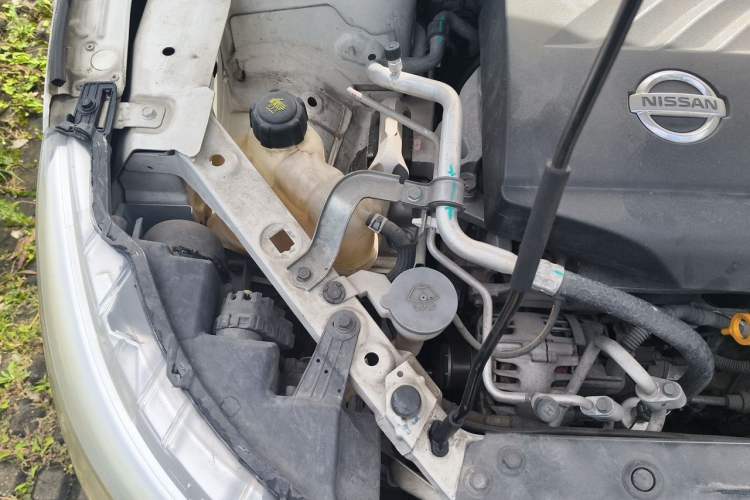 Used Nissan Qashqai 2016 2.0L CVT Elite Edition Engine Bay Right