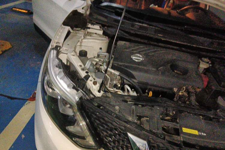 Used Nissan Qashqai 2016 2.0L CVT Luxury Edition Engine Bay Right
