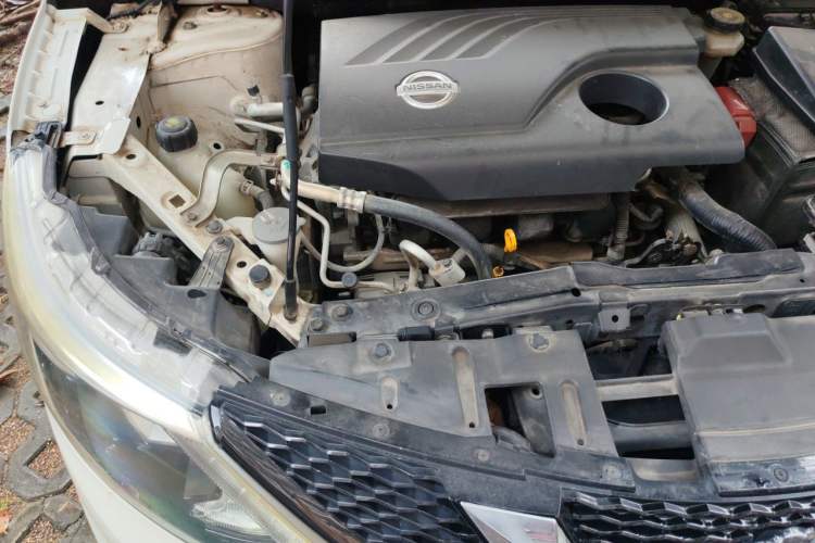 Used Nissan Qashqai 2016 2.0L CVT Elite Edition Engine Bay Right
