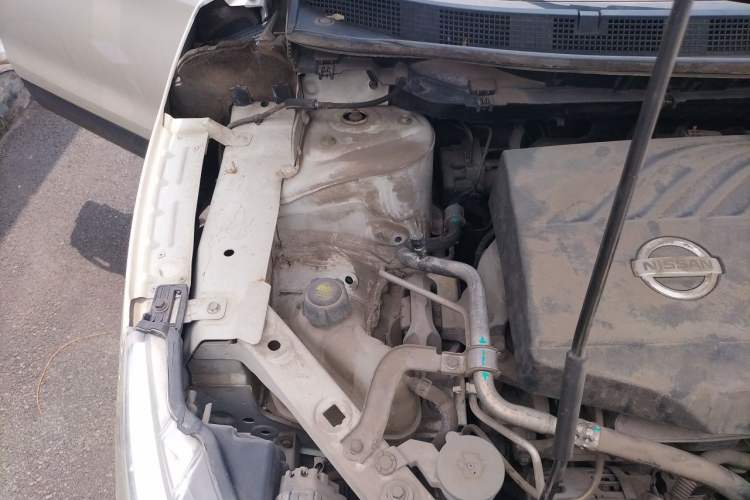Used Nissan Qashqai 2016 2.0L CVT Elite Edition Engine Bay Right