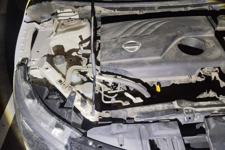Used Nissan Qashqai 2016 2.0L CVT Elite Edition Engine Bay Right