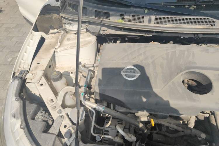 Used Nissan Qashqai 2016 2.0L CVT Elite Edition Engine Bay Right