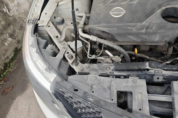Used Nissan Qashqai 2016 2.0L CVT Elite Edition Engine Bay Right