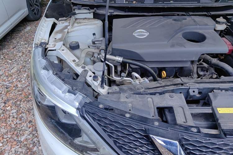 Used Nissan Qashqai 2016 2.0L CVT Elite Edition Engine Bay Right