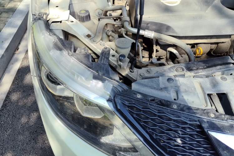 Used Nissan Qashqai 2016 2.0L CVT Elite Edition Engine Bay Right
