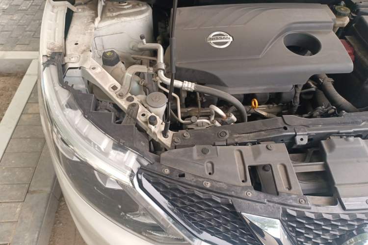 Used Nissan Qashqai 2016 2.0L CVT Elite Edition Engine Bay Right