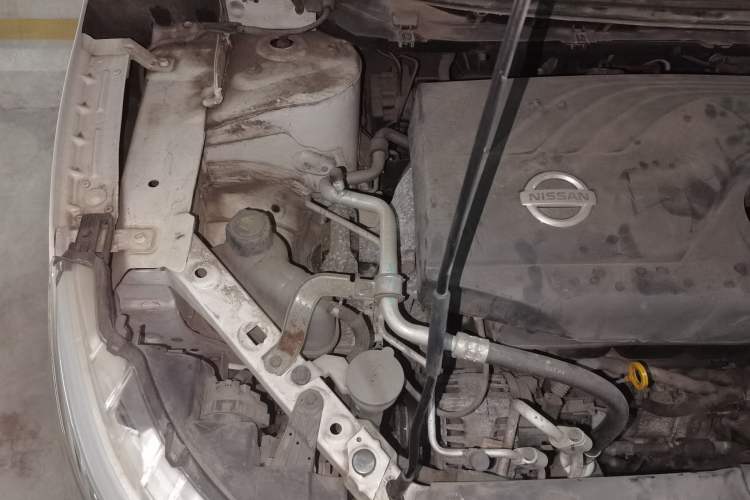 Used Nissan Qashqai 2016 2.0L CVT Elite Edition Engine Bay Right