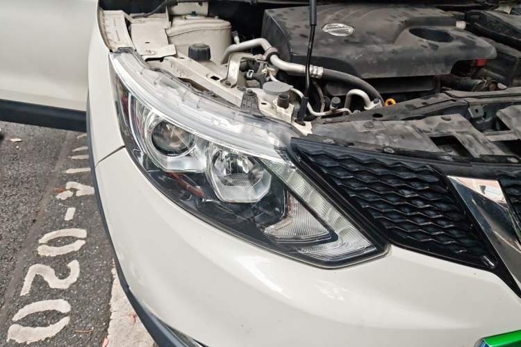 Used Nissan Qashqai 2016 2.0L CVT Luxury Edition Engine Bay Right