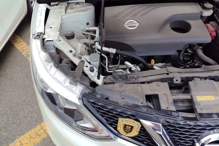 Used Nissan Qashqai 2016 2.0L CVT Elite Edition Engine Bay Right