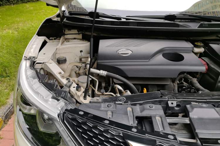 Used Nissan Qashqai 2016 2.0L CVT Luxury Edition Engine Bay Right