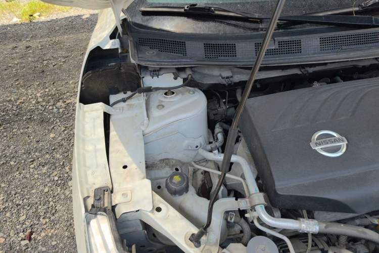 Used Nissan Qashqai 2016 2.0L CVT Elite Edition Engine Bay Right