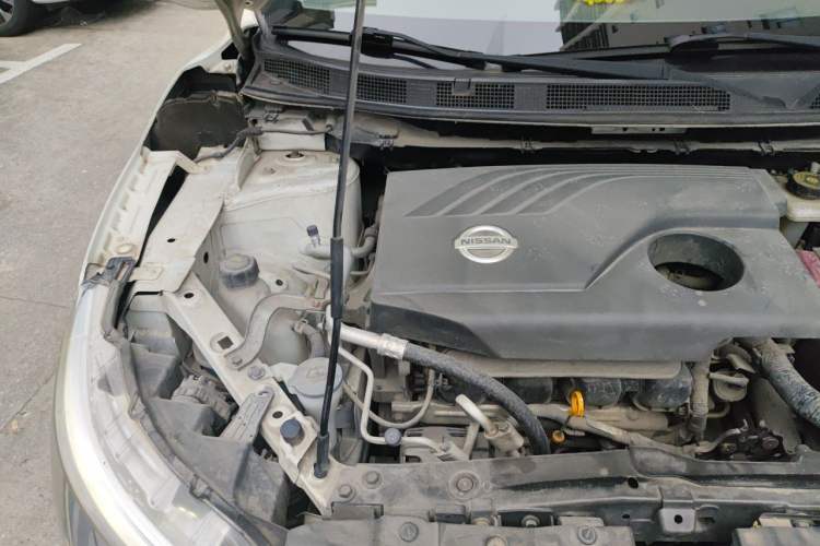 Used Nissan Qashqai 2016 2.0L CVT Elite Edition Engine Bay Right
