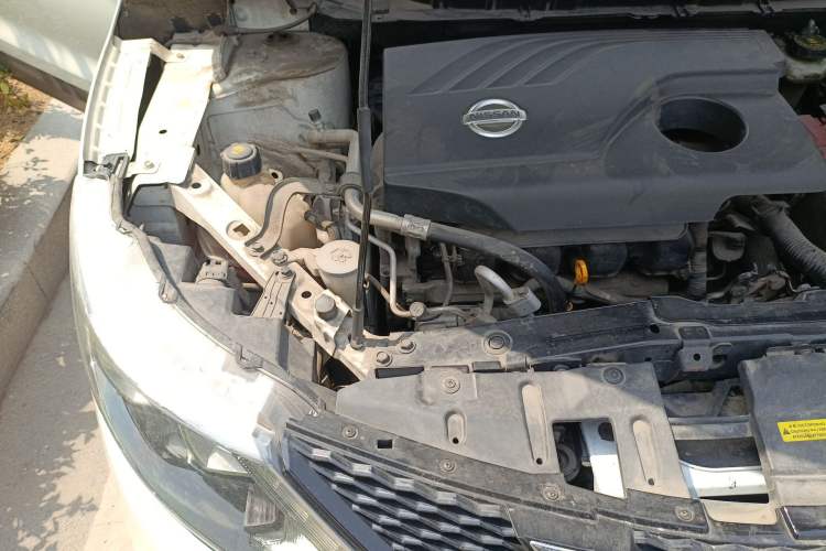 Used Nissan Qashqai 2016 2.0L CVT Elite Edition Engine Bay Right