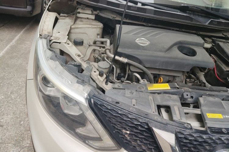 Used Nissan Qashqai 2016 2.0L CVT Elite Edition Engine Bay Right
