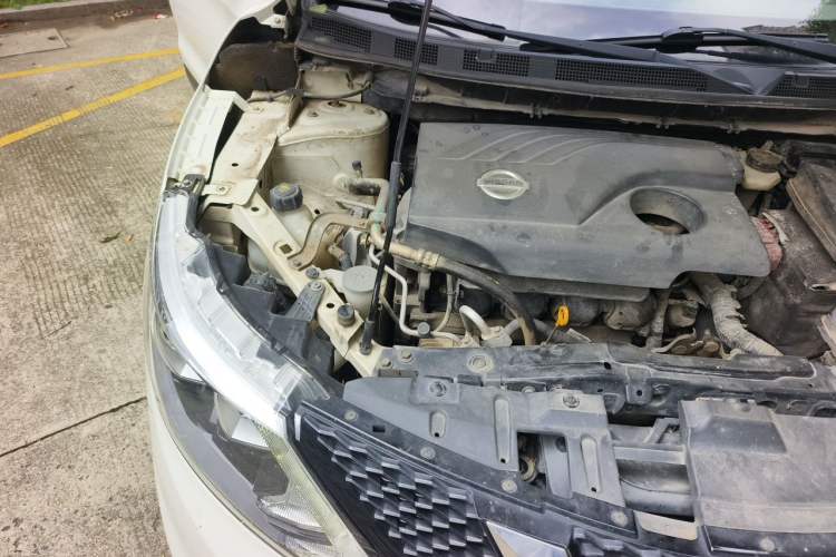 Used Nissan Qashqai 2016 2.0L CVT Elite Edition Engine Bay Right