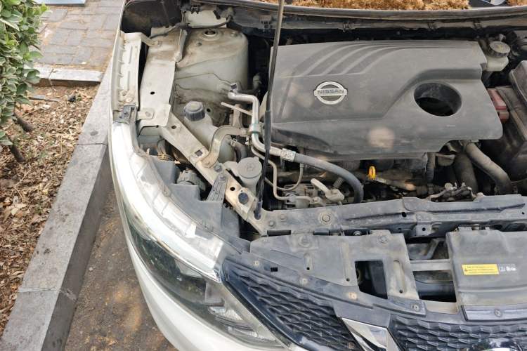 Used Nissan Qashqai 2016 2.0L CVT Elite Edition Engine Bay Right