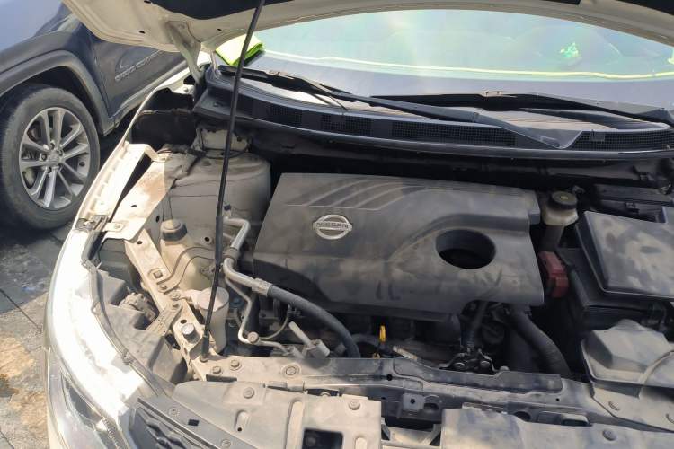Used Nissan Qashqai 2016 2.0L CVT Elite Edition Engine Bay Right