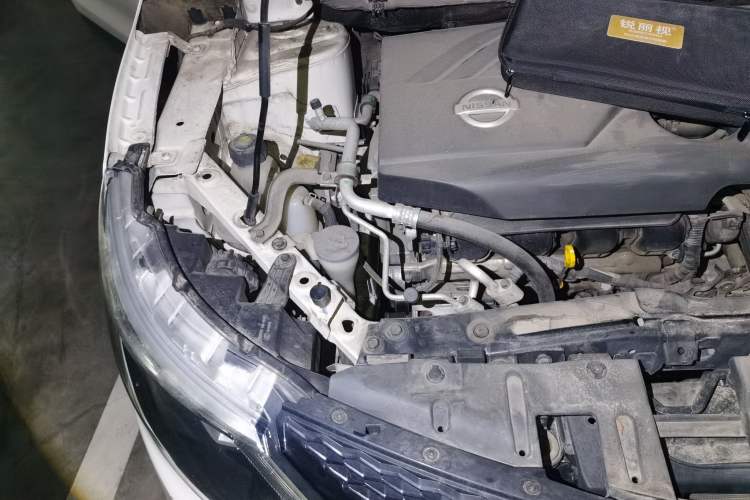 Used Nissan Qashqai 2016 2.0L CVT Elite Edition Engine Bay Right