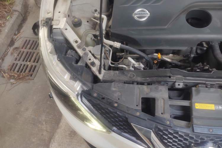 Used Nissan Qashqai 2016 2.0L CVT Luxury Edition Engine Bay Right