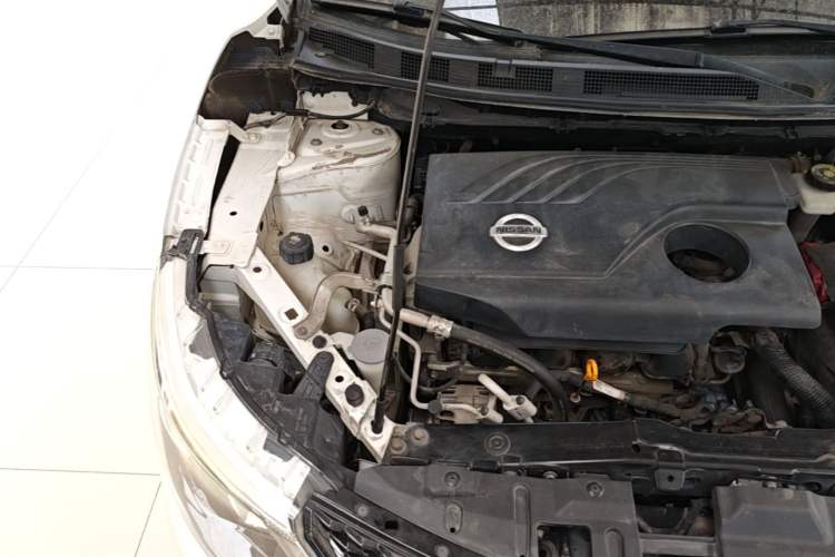 Used Nissan Qashqai 2016 2.0L CVT Elite Edition Engine Bay Right