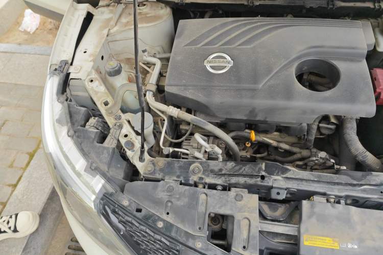 Used Nissan Qashqai 2016 2.0L CVT Elite Edition Engine Bay Right