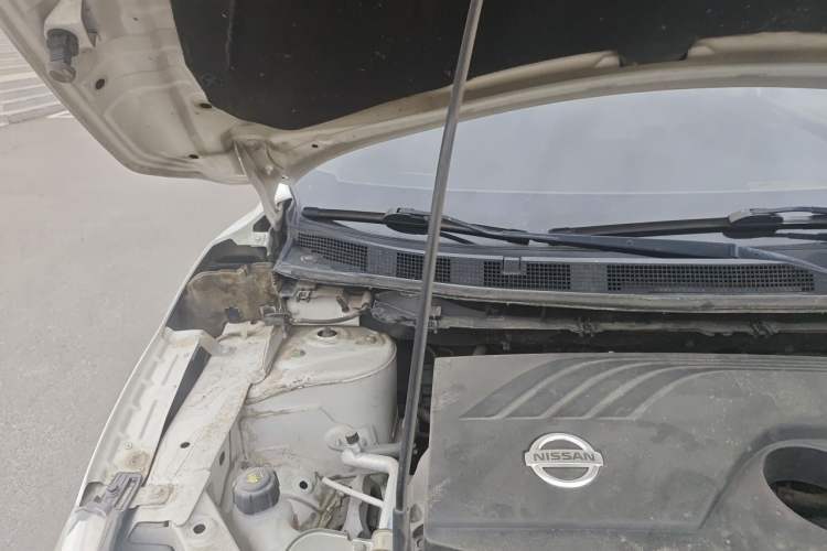 Used Nissan Qashqai 2016 2.0L CVT Leading Edition Engine Bay Right