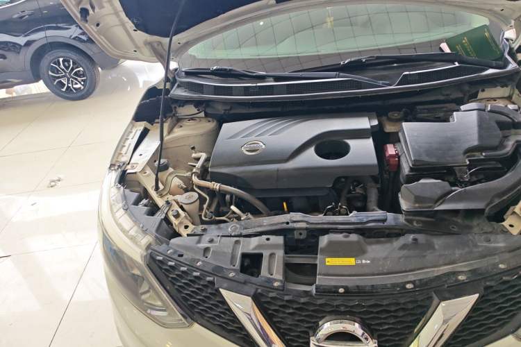 Used Nissan Qashqai 2016 2.0L CVT Elite Edition Engine Bay Right