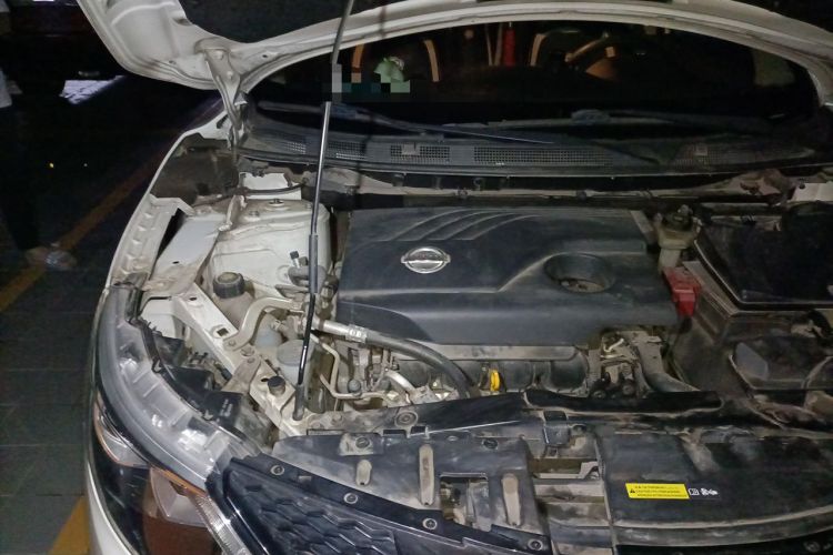Used Nissan Qashqai 2016 2.0L CVT Elite Edition Engine Bay Right