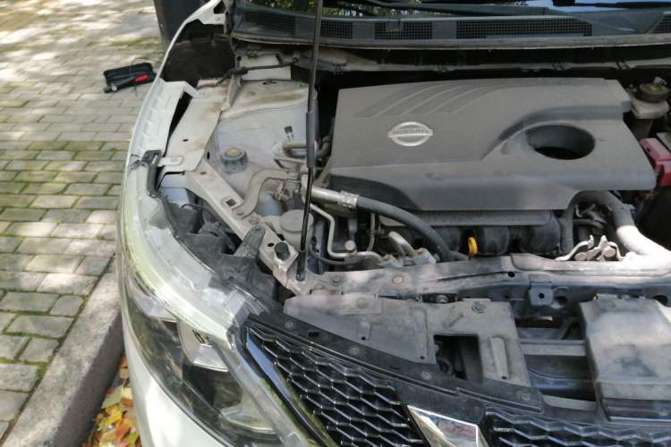 Used Nissan Qashqai 2016 2.0L CVT Luxury Edition Engine Bay Right