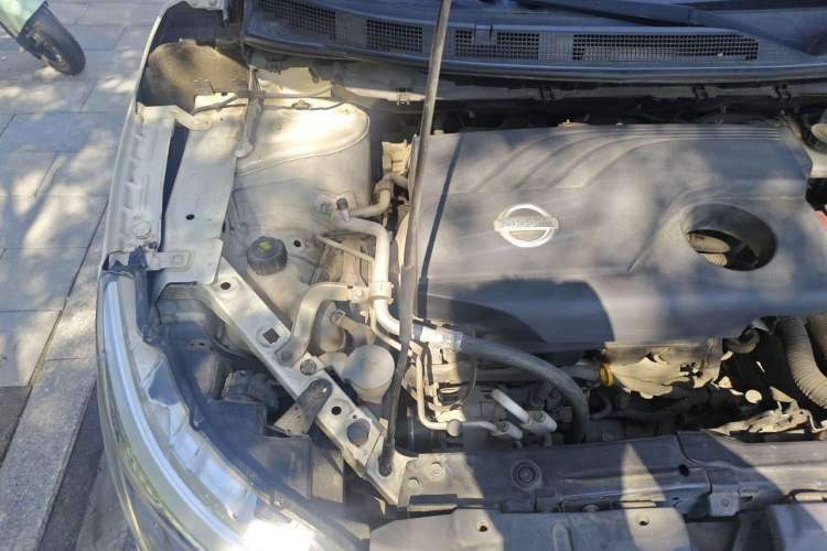 Used Nissan Qashqai 2016 2.0L CVT Elite Edition Engine Bay Right