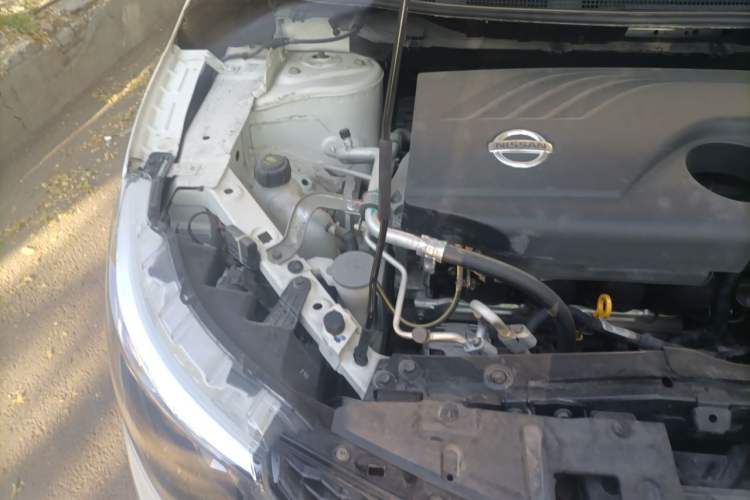 Used Nissan Qashqai 2016 2.0L CVT Elite Edition Engine Bay Right