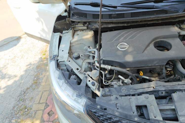 Used Nissan Qashqai 2016 2.0L CVT Elite Edition Engine Bay Right