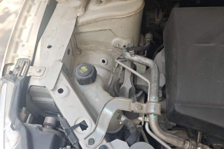 Used Nissan Qashqai 2016 2.0L CVT Elite Edition Engine Bay Right