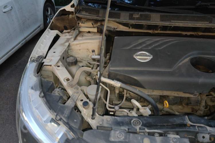 Used Nissan Qashqai 2016 2.0L CVT Elite Edition Engine Bay Right