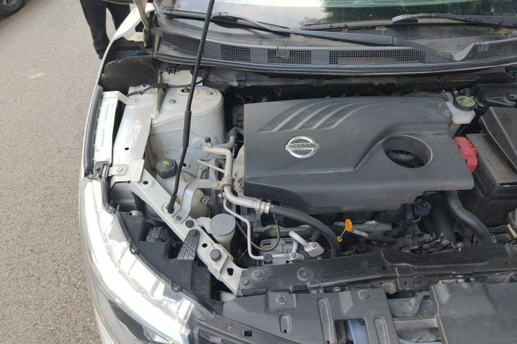 Used Nissan Qashqai 2016 2.0L CVT Elite Edition Engine Bay Right