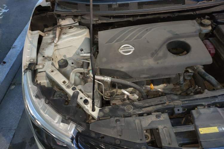 Used Nissan Qashqai 2016 2.0L CVT Elite Edition Engine Bay Right