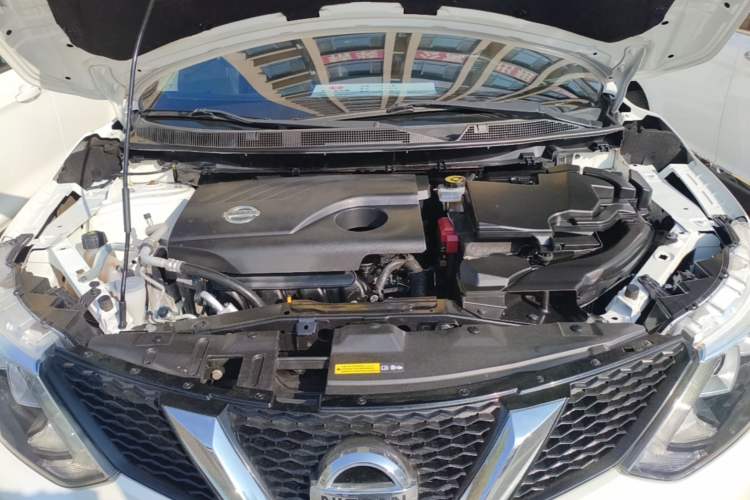 Used Nissan Qashqai 2016 2.0L CVT Elite Edition Engine Bay