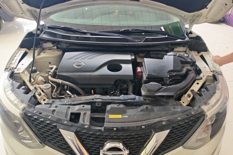 Used Nissan Qashqai 2016 2.0L CVT Elite Edition Engine Bay