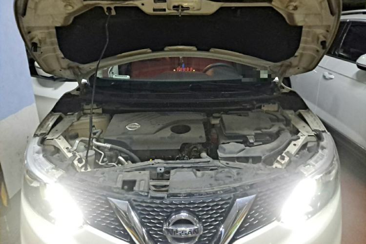 Used Nissan Qashqai 2016 2.0L CVT Elite Edition Engine Bay