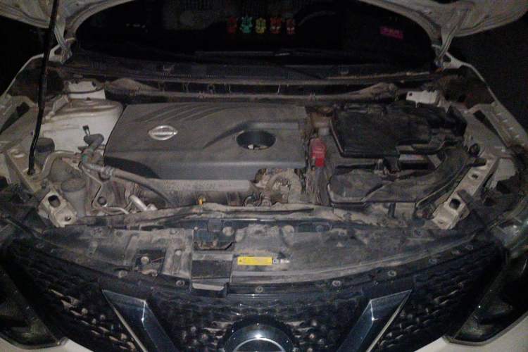 Used Nissan Qashqai 2016 2.0L CVT Elite Edition Engine Bay