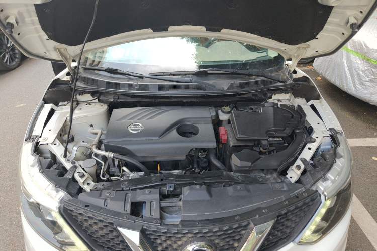 Used Nissan Qashqai 2016 2.0L CVT Elite Edition Engine Bay